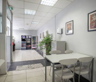 Bureau privé 15 m² 3 postes Coworking Rue Rabelais Montreuil 93100 - photo 3